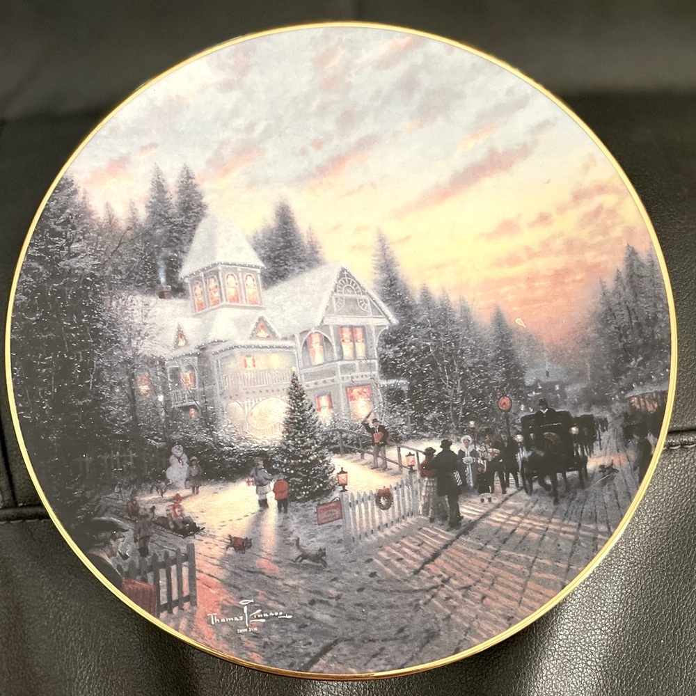 Thomas Kinkaid Magic of Christmas plate.